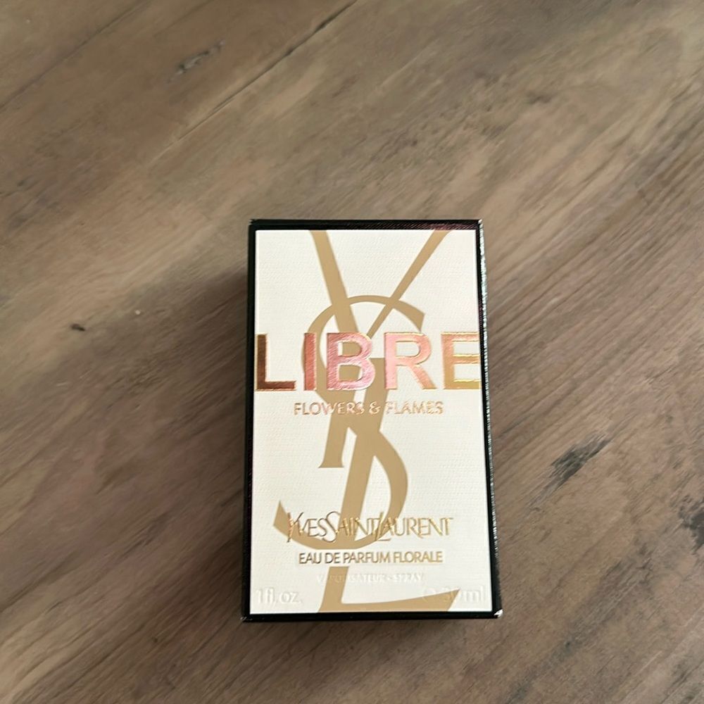 YVES SAINT LAURENT - Libre Flowers and Flames Eau de Parfum Florale - 1 fl oz